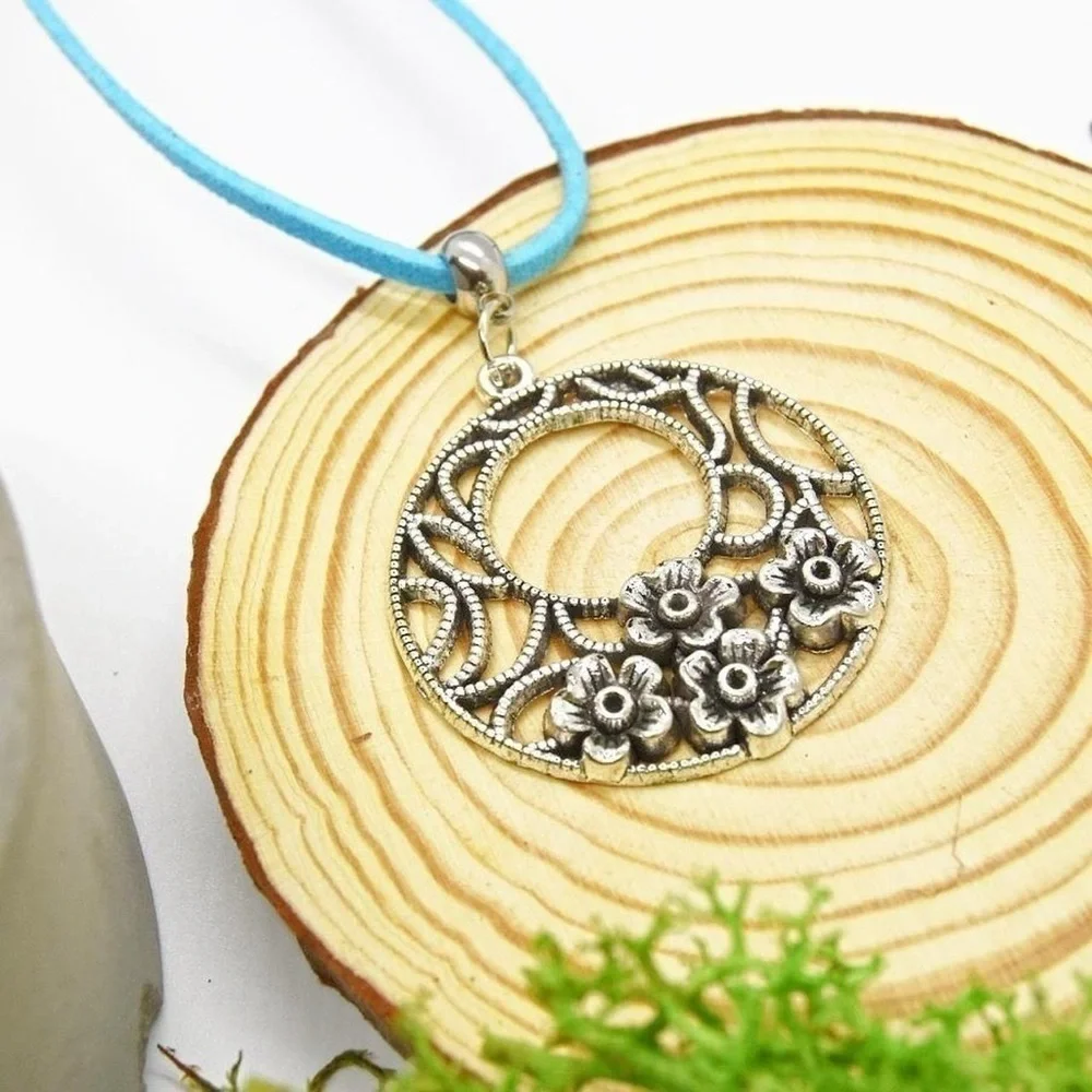 Round Flower Charm Necklace